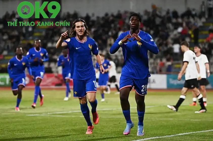 U17 Pháp thể hiện sức mạnh vượt trội. U17 Pháp thể hiện sức mạnh vượt trội.