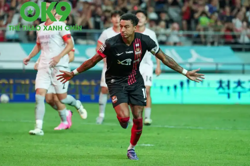 Jesse Lingard đang là ngôi sao số 1 của Seoul. Jesse Lingard đang là ngôi sao số 1 của Seoul.